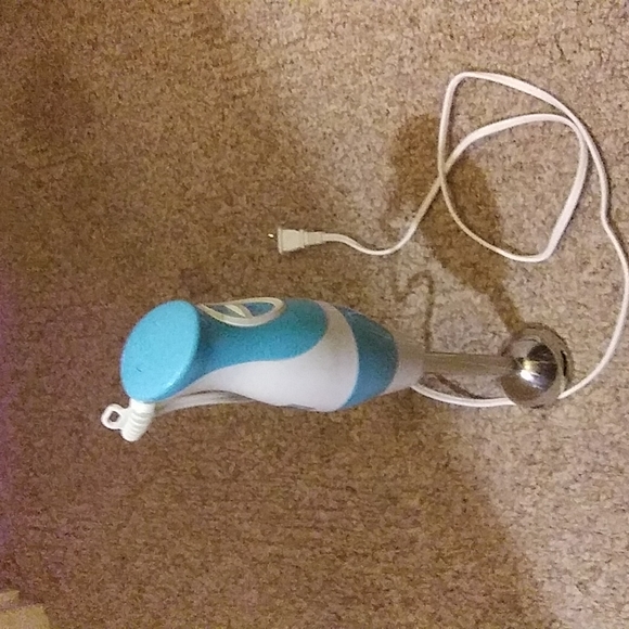Last Chance Donating 12/11: Kitchen hand blender and coffee frother - Picture 3 of 4